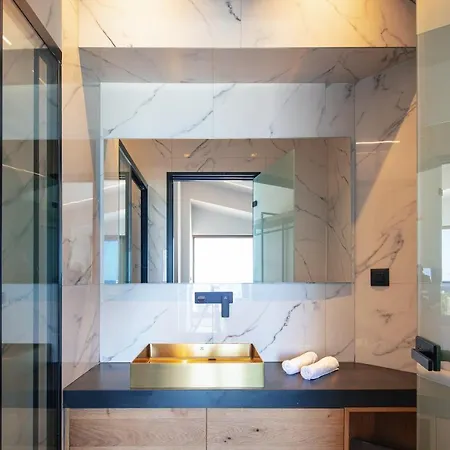 Alveo Del Mare Βίλα